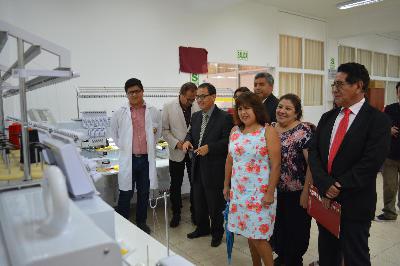 Inauguracion del Laboratorio de Bordado de Ingenieria Textil