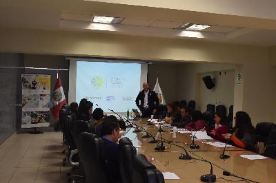 Capacitacion en Gestion de Moda - PROMPERU