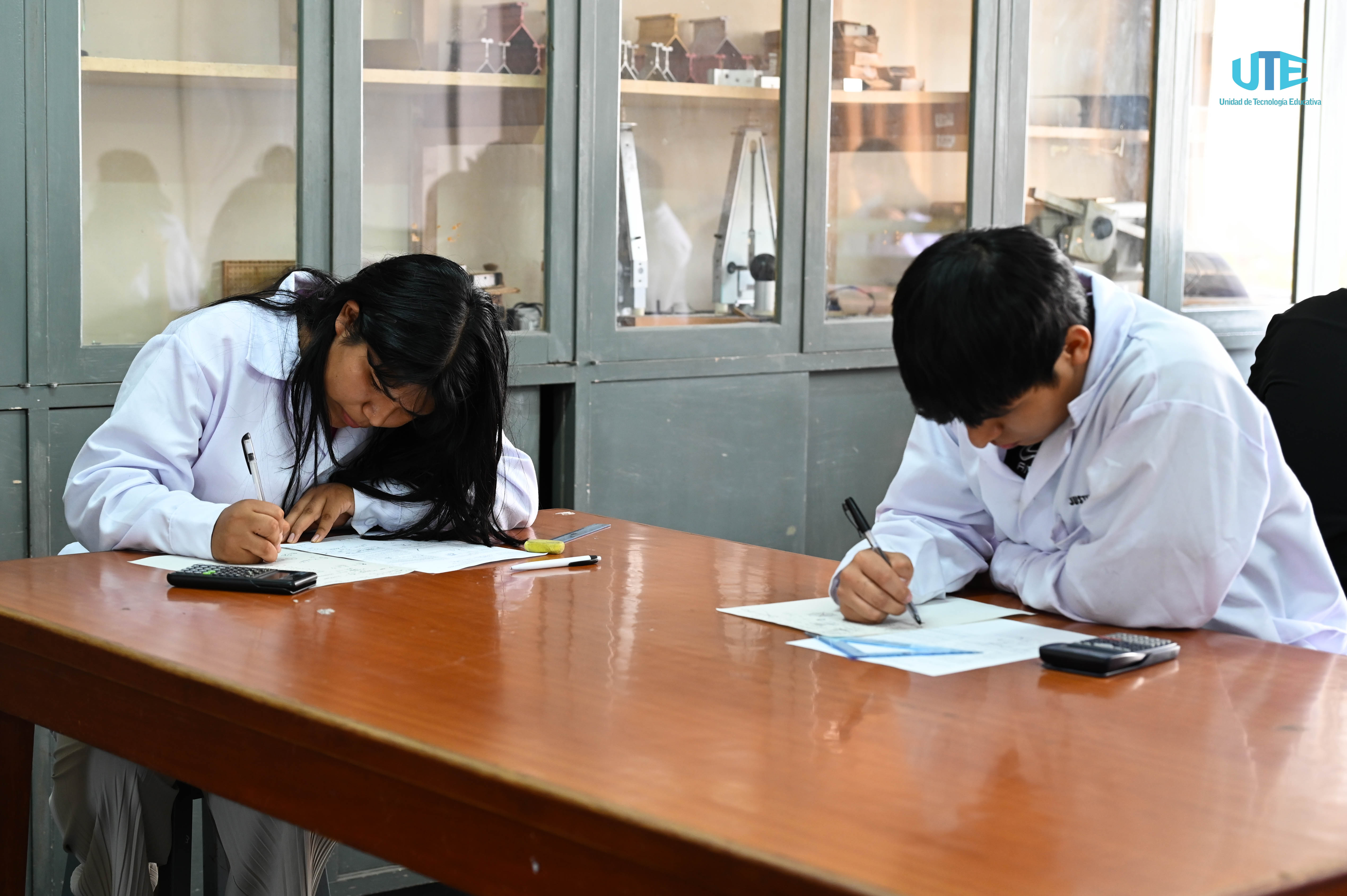 🔬✨Fortaleciendo la formación en nuestros laboratorios